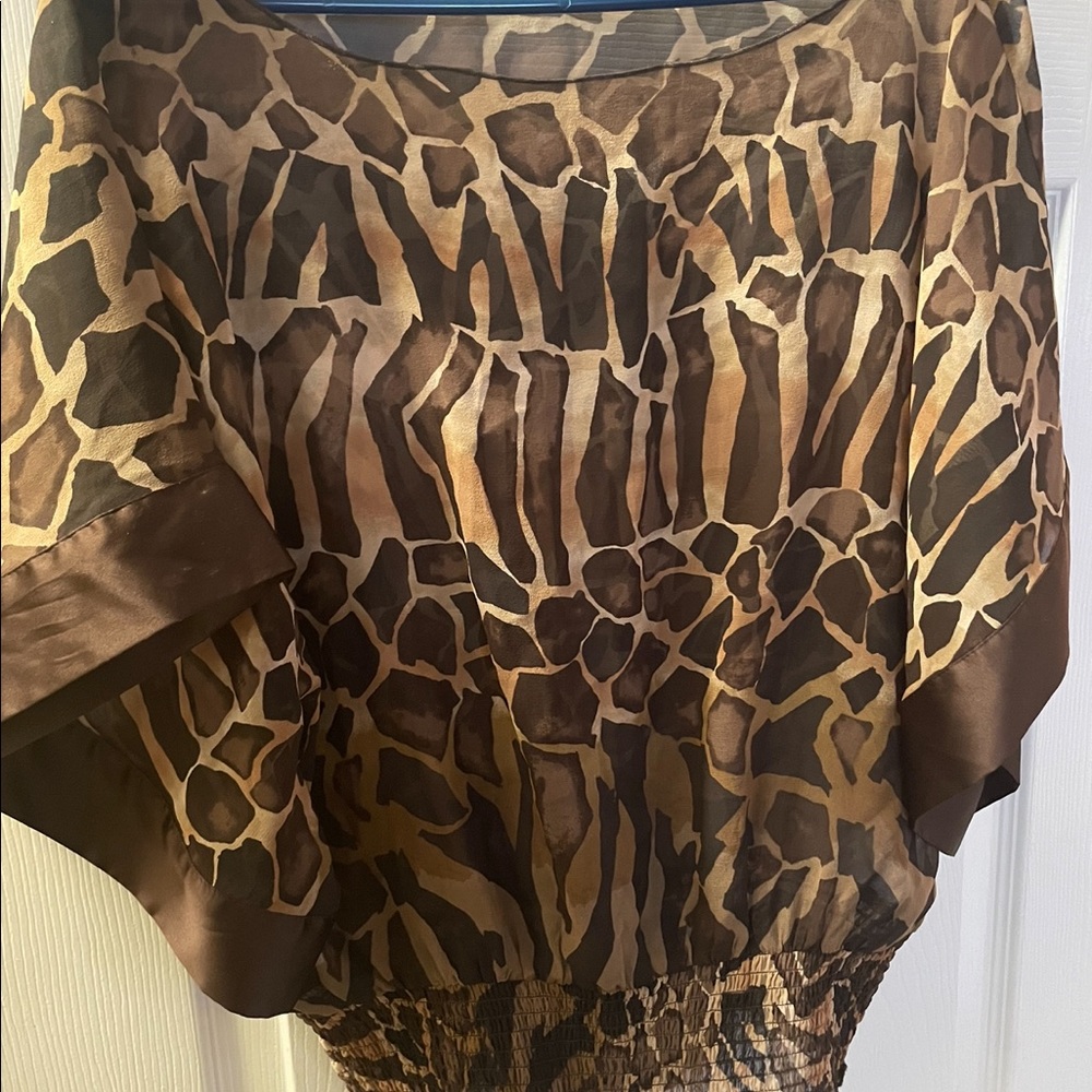 Express giraffe print sheet top